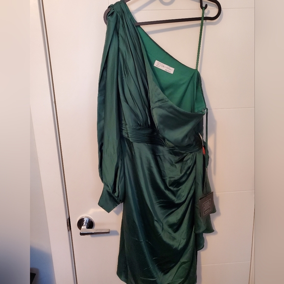 BNWT Mac Duggal Green satin dress - Picture 3 of 5